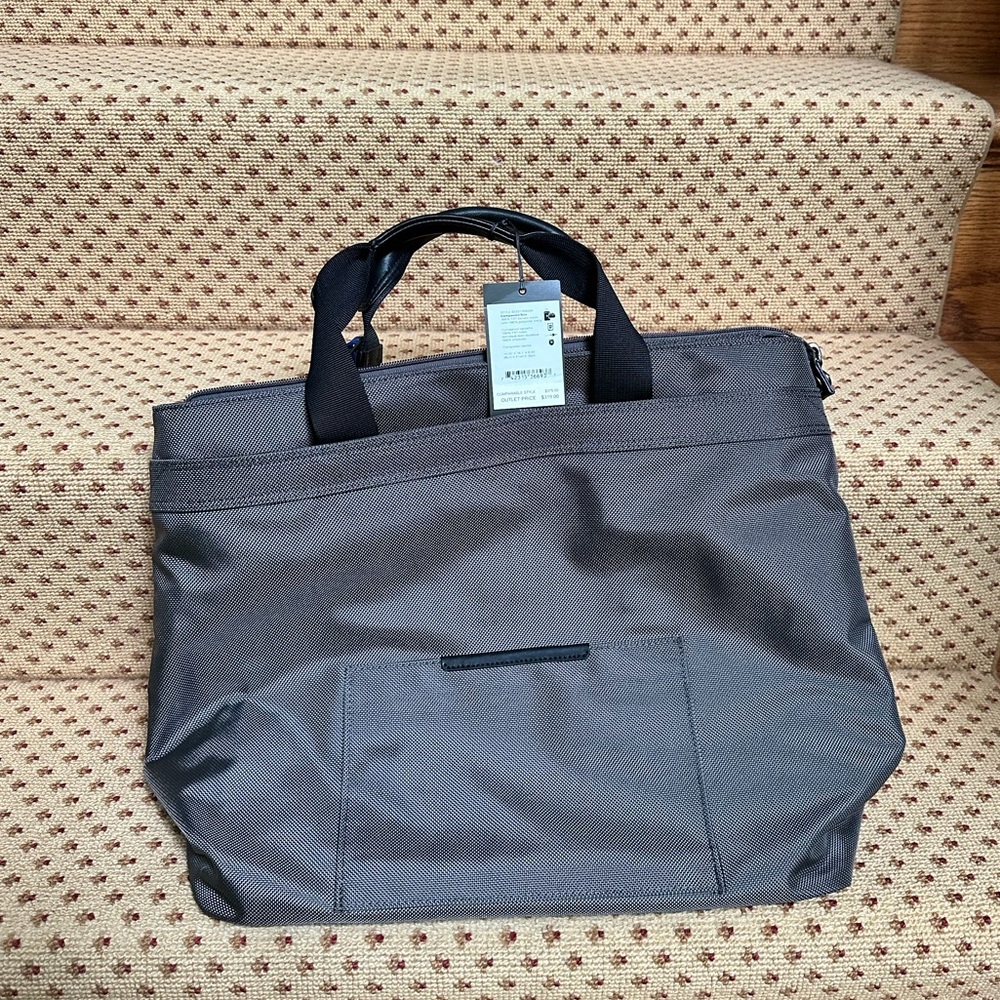 BRAND NEW: men’s TUMI companion tote